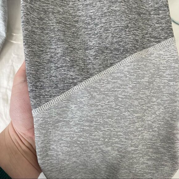 Outdoor Voices Gray and White Striped “Warm up” Leggings Size Medium - Picture 4 of 6